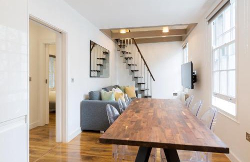 Holborn and Covent Garden Appartement | Spacious 4 bedrooms flat in New Oxford Street
