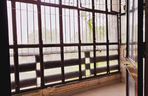 East of Kailash Appartement | Spacious 4 BHK Apartment | Feels like 🏠