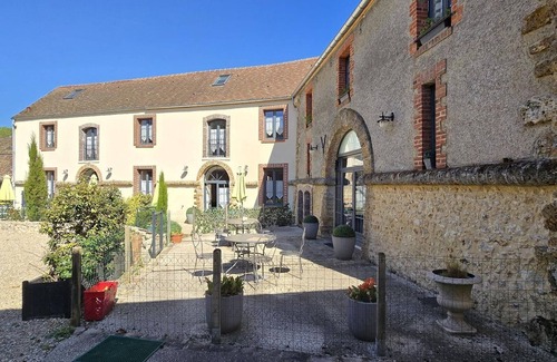 Mareil-le-Guyon Cottage | Grand gîte rénové avec terrasse, parking privé et équipements complets, proche Versailles et nature