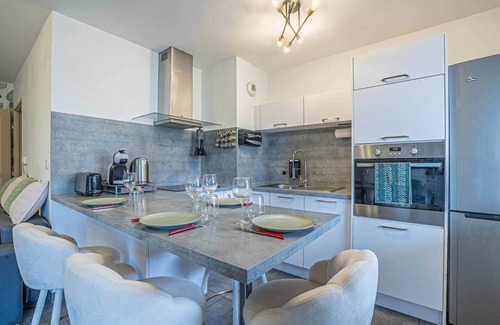 Woippy Appartement | Spacious - 4 pers' - Balcony - 2 beds - Parking