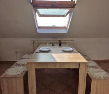 Schwanewede Appartement | Spacious 4-Room Apartment Ideal for Families and Business Trips in a Quiet Area