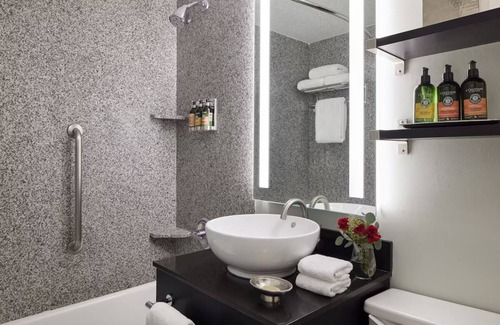 Capitol Hill Hôtel | Spacious 4-Unit DC Stay | Kitchenettes, Pet Friendly, Near Top Attractions