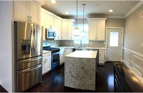 Point Breeze Maison | Tout nouveau patio 4BD / 3Bath et immense terrasse sur le toit. Vues incroyables!
