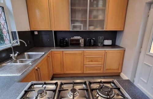 Manchester Maison | Spacious 4BD with great links to Manchester centre