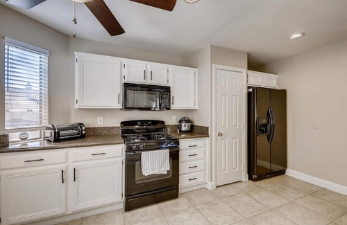 Las Vegas Maison | Spacious 4Bdr Entire Home with Pool & Spa, Outdoor Dining & 40’ RV Parking.