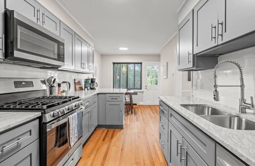 Merion Station Maison | Spacious 4BDR Home In Merion Hosted By StayRafa