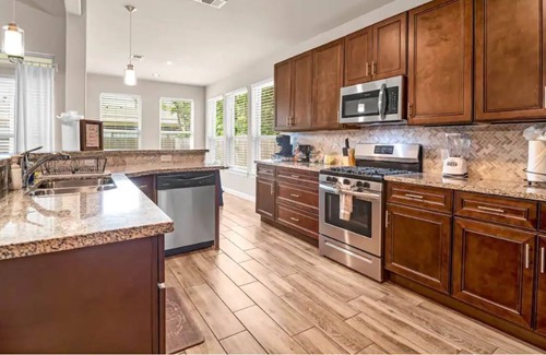 Southeast Houston Maison | Spacious 4BDR Near MedCenter