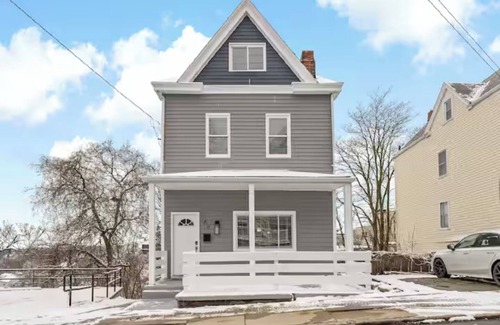 Mount Washington Maison | Spacious 4bed 3bath house in Pittsburgh with AC