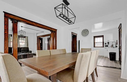 Niagara Falls Maison | Spacious 4BR 1BA near the Falls