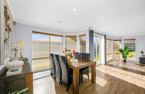 Narre Warren South Maison | Spacious 4BR 2bath Family Home near Casey Central
