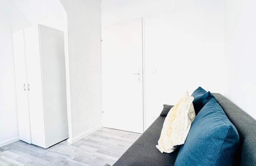 Grinzing Appartement | Spacious 4BR Apt for up to 12P; 10Min to FAC Platz