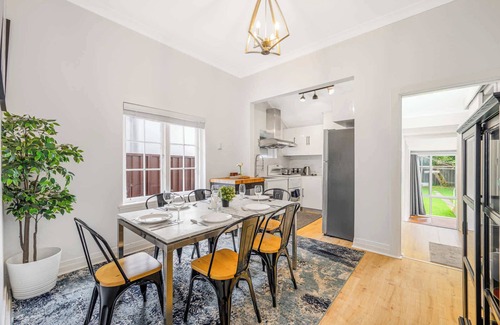 Belfield Maison | Spacious 4BR Straithfield house close 2 airport city