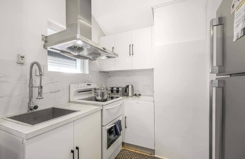Belfield Maison | Spacious 4BR Straithfield house close 2 airport city