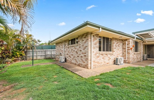 Capalaba Appartement | Spacious 4BR Family Home in Capalaba | Local Charm