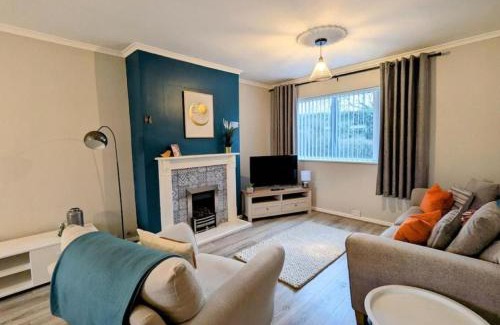 Balderton Maison | Spacious 4BR Family Home with Private Garden