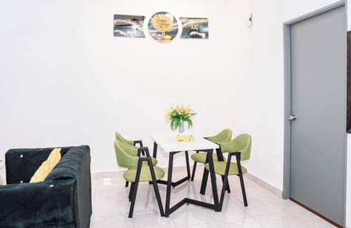 Senai Maison | Spacious 4BR Family Home Near Senai Airport JB