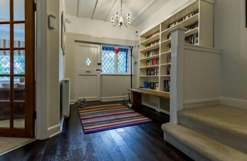 Moseley Maison | Spacious 4BR Home in Moseley Village near centre