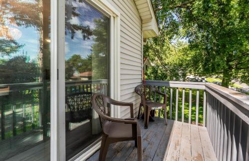 Columbia Heights Appartement | Spacious 4BR Home in Minneapolis - Pet Friendly!