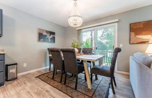 Columbia Heights Appartement | Spacious 4BR Home in Minneapolis - Pet Friendly!