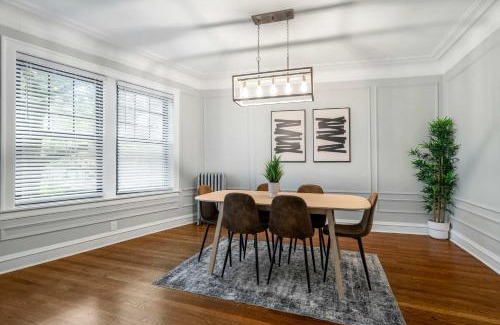 Rogers Park Appartement | Spacious 4BR Retreat - Chase E1