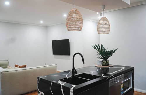 Box Hill Maison | Spacious 4BR Retreat fully equiped