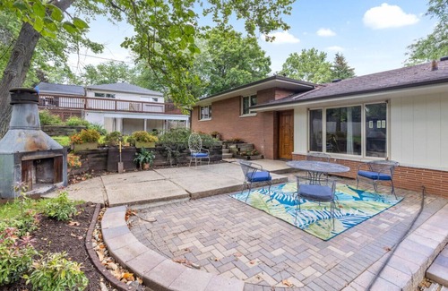Rockford Maison | Spacious 4BR Retreat in Rockford