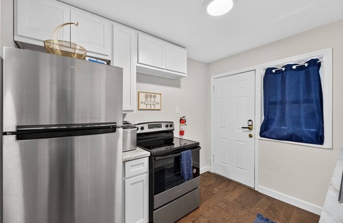 St. Louis Maison | Spacious 4BR St. Louis Retreat Near Airport, Zoo & Downtown w/Firepit