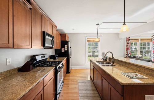 Ellicottville Maison | Spacious 4BR Townhome w/Hot Tub Near Village
