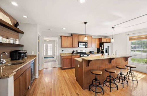 Ellicottville Maison | Spacious 4BR Townhome w/Hot Tub Near Village