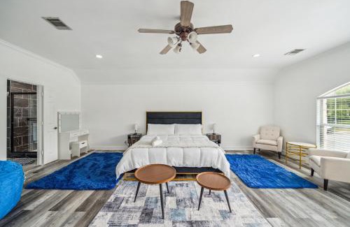 Wetmore Villa | Spacious 4BR Villa with Private Pool, Near Six Flags
