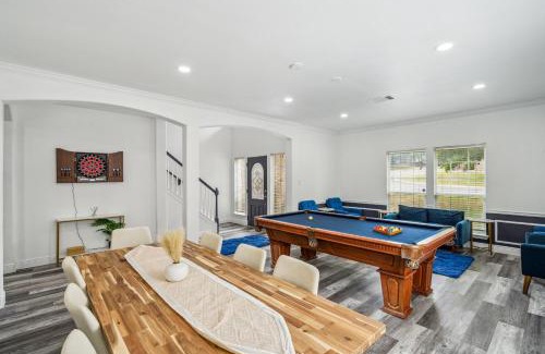 Wetmore Villa | Spacious 4BR Villa with Private Pool, Near Six Flags