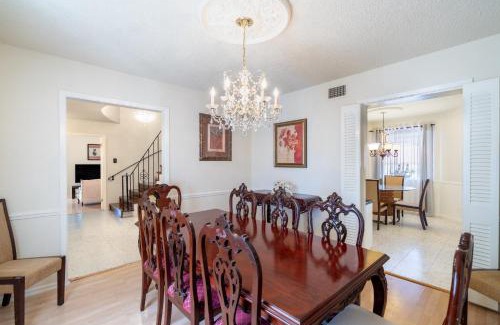Medical Center District Maison | Spacious 4BR with Private Pool, Near Six Flags