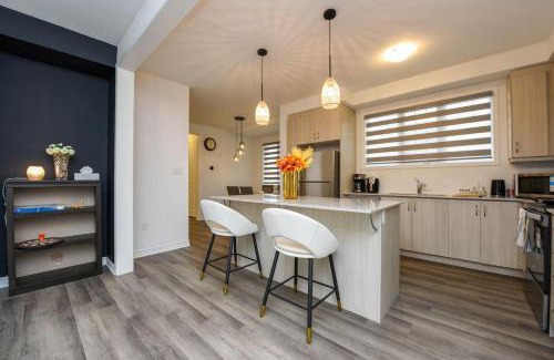 Halton Regional Municipality Maison | Spacious 4br25ba Retreat W King Beds, Desk, Dt