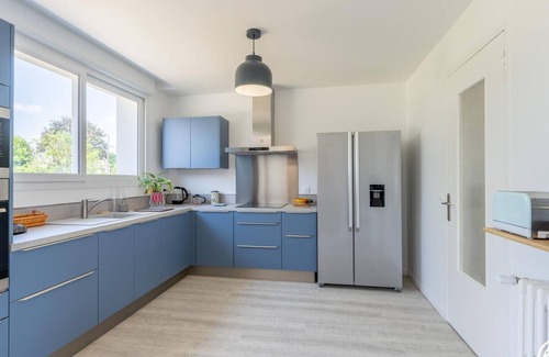 Autheuil-en-Valois Cottage | Gîte familial 12 pers. avec jardin clos, proche Paris et sites touristiques, tous services inclus