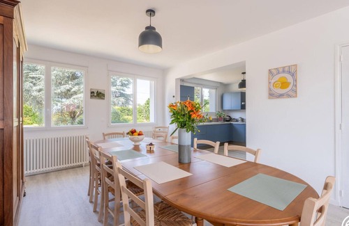 Autheuil-en-Valois Cottage | Gîte familial 12 pers. avec jardin clos, proche Paris et sites touristiques, tous services inclus