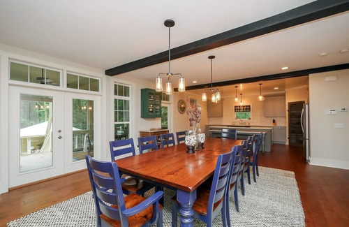 Oceanside Maison | Spacious 5 bed Cottage with Private Pool and Hot Tub, 5 min walk to beach