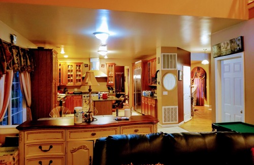 Huntington Station Maison | Spacious 5-bedroom house with WiFi and AC in marvelous DIX HILLS
