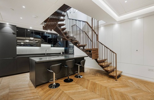 Haverstock Maison | Spacious 5 bdrm townhouse in Camden