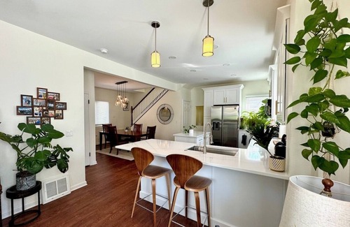 South Park Hill Maison | Spacious 5 bed / 4 bath in Gorgeous Park Hill