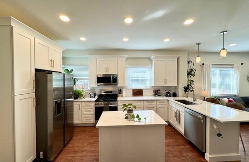 South Park Hill Maison | Spacious 5 bed / 4 bath in Gorgeous Park Hill