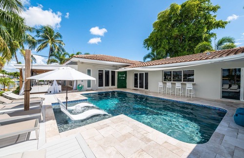 Imperial Point Villa | Spacious 5-bedroom villa in charming Fort Lauderdale, Dock and Pool
