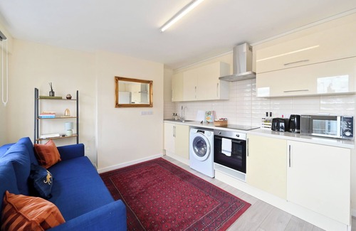 Mile End Appartement | Spacious 5-Bedroom – 3 Mins Walk from Mile End Station