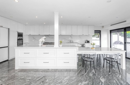 Taren Point Villa | Spacious 5-bedroom villa with WiFi and AC in delightful Taren Point
