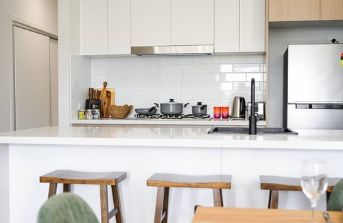 Austral Maison | Spacious 5-bedroom building in brilliant Austral with AC