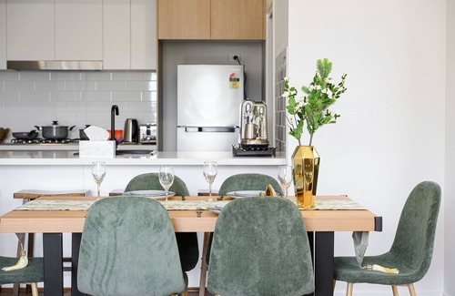 Austral Maison | Spacious 5-bedroom building in brilliant Austral with AC