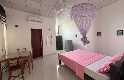 Weligama Copropriété | Spacious 5-bedroom condo with WiFi, AC in enchanting Mirissa