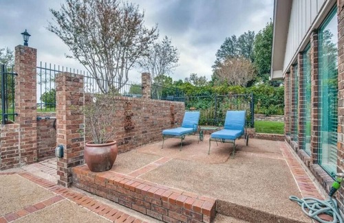 Heath Maison | Spacious 5-bedroom executive home in prestigious community of Shepherds Glen.