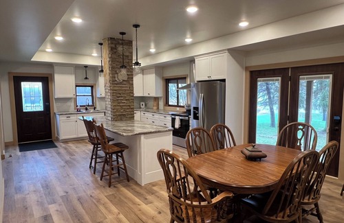 Webster Maison | Spacious 5-bedroom house on 3 beautiful acres at the lake!