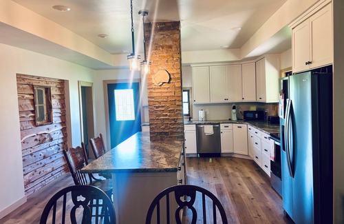 Webster Maison | Spacious 5-bedroom house on 3 beautiful acres at the lake!