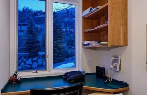 Red Mountain Maison | SPACIOUS 5 BEDROOM HOME RED MOUNTAIN-HOT TUB-ASPEN